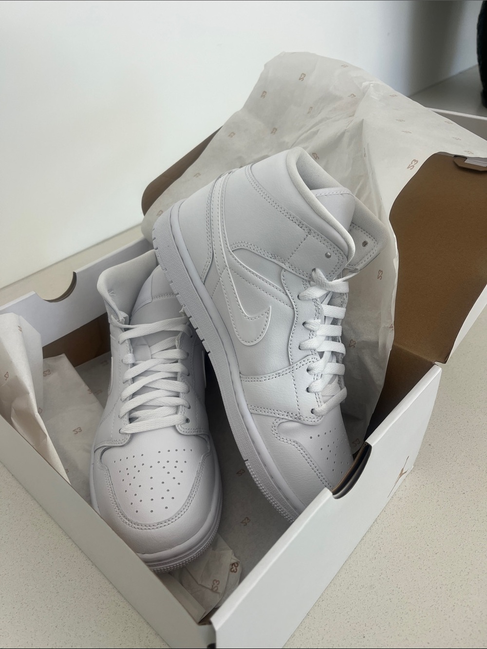 Nike Women’s Air Jordan 1 Mid size 9